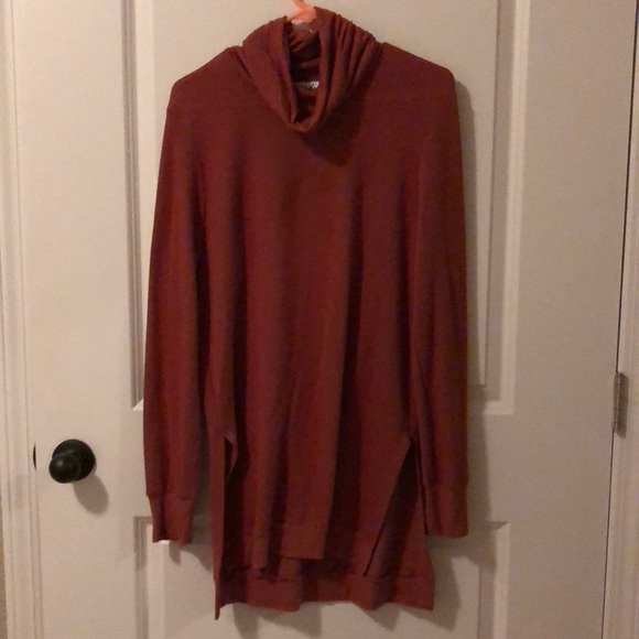 Rust turtle neck - Picture 1 of 1